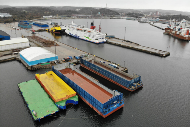 Sandinge pråmar pråm barge Sweden pråmuthyrning entreprenadpråm bulklaster bulktransport